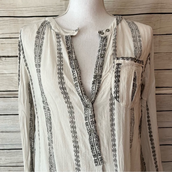 Free People Magic Pullover Top in Vanilla Combo - Picture 10 of 13